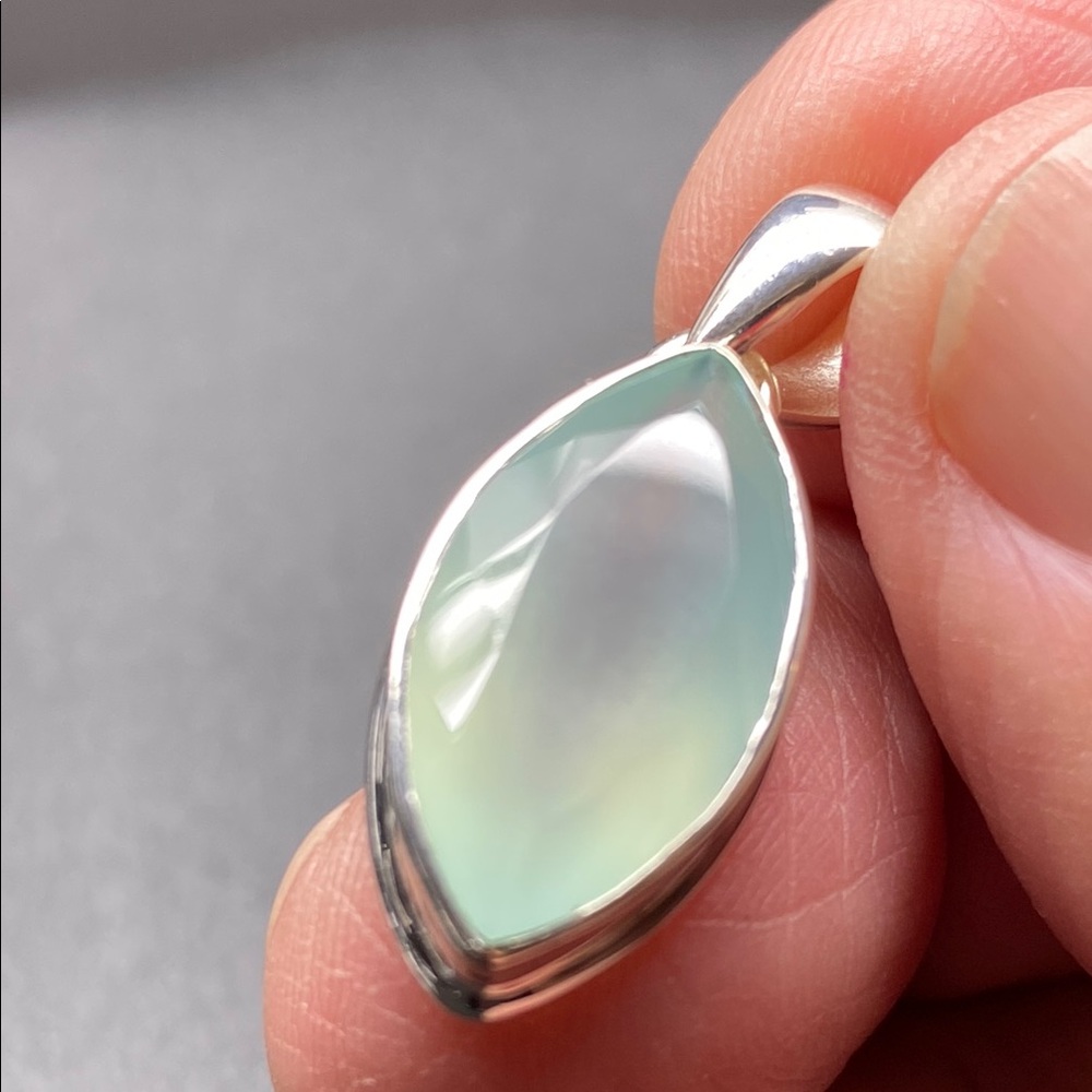 Chalcedony Aqua Pendant in Solid Sterling Silver 925 - Picture 5 of 7